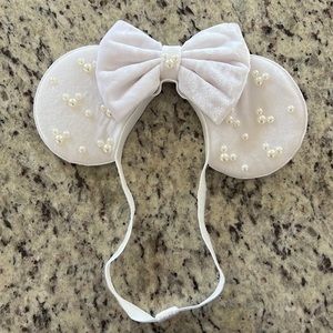 NWOT Minnie Ears with Pearl Details